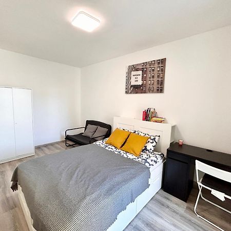 New 2022 Family&Friends Downtown Ac 3Br 2Ba Free Parking Big Balcony Near Metro&Train Station Self Check-In Apt Budapest Esterno foto