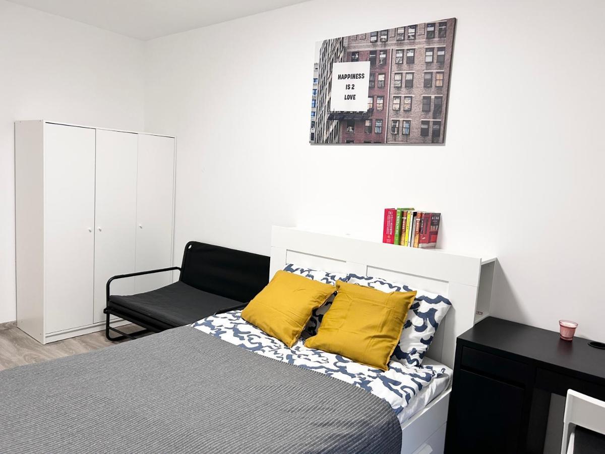 New 2022 Family&Friends Downtown Ac 3Br 2Ba Free Parking Big Balcony Near Metro&Train Station Self Check-In Apt Budapest Esterno foto