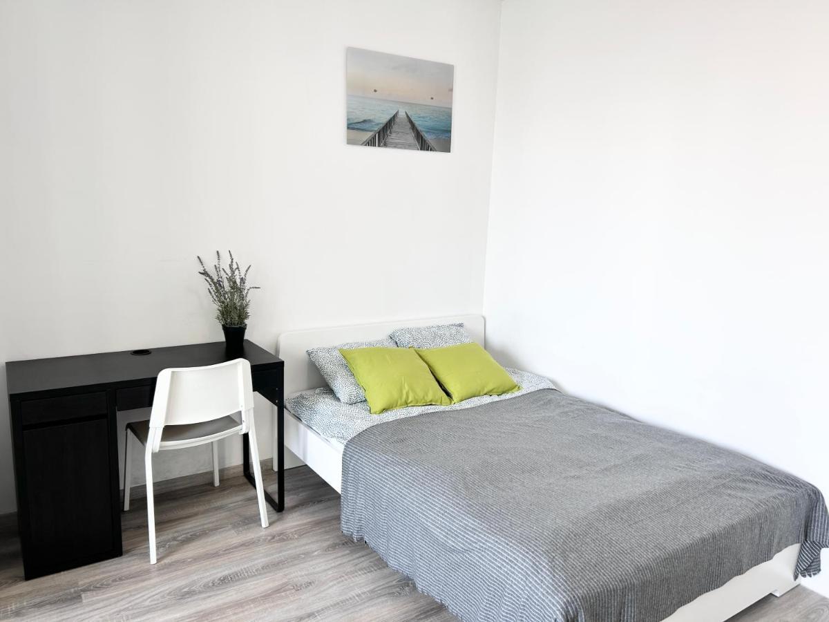 New 2022 Family&Friends Downtown Ac 3Br 2Ba Free Parking Big Balcony Near Metro&Train Station Self Check-In Apt Budapest Esterno foto