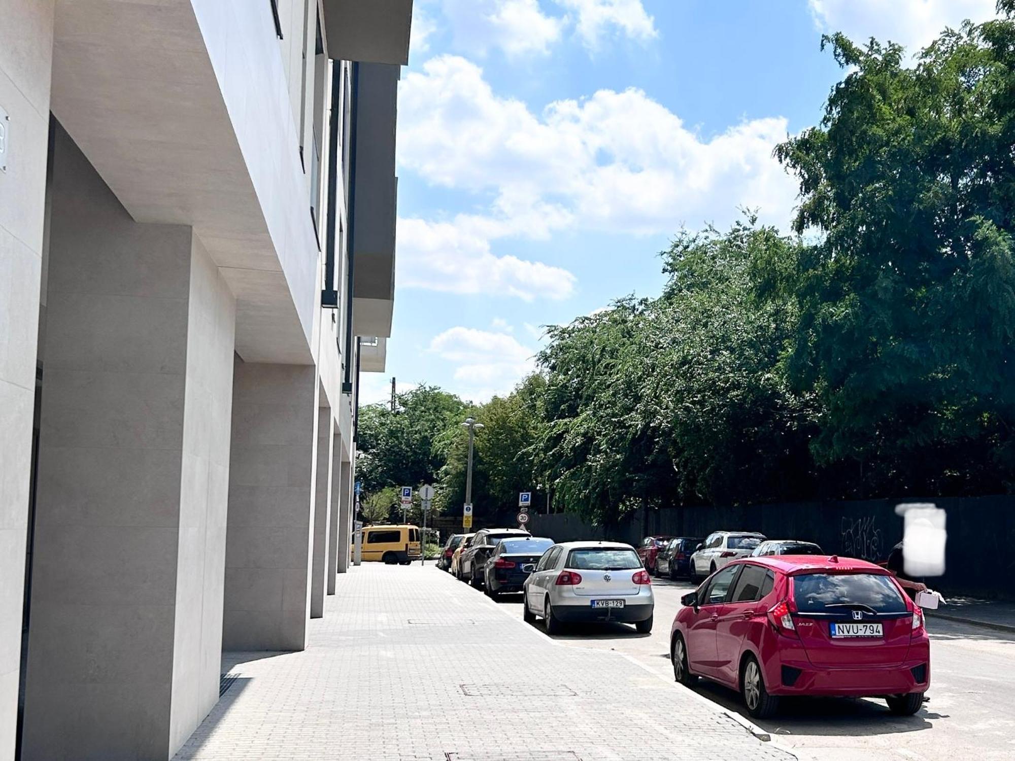 New 2022 Family&Friends Downtown Ac 3Br 2Ba Free Parking Big Balcony Near Metro&Train Station Self Check-In Apt Budapest Esterno foto
