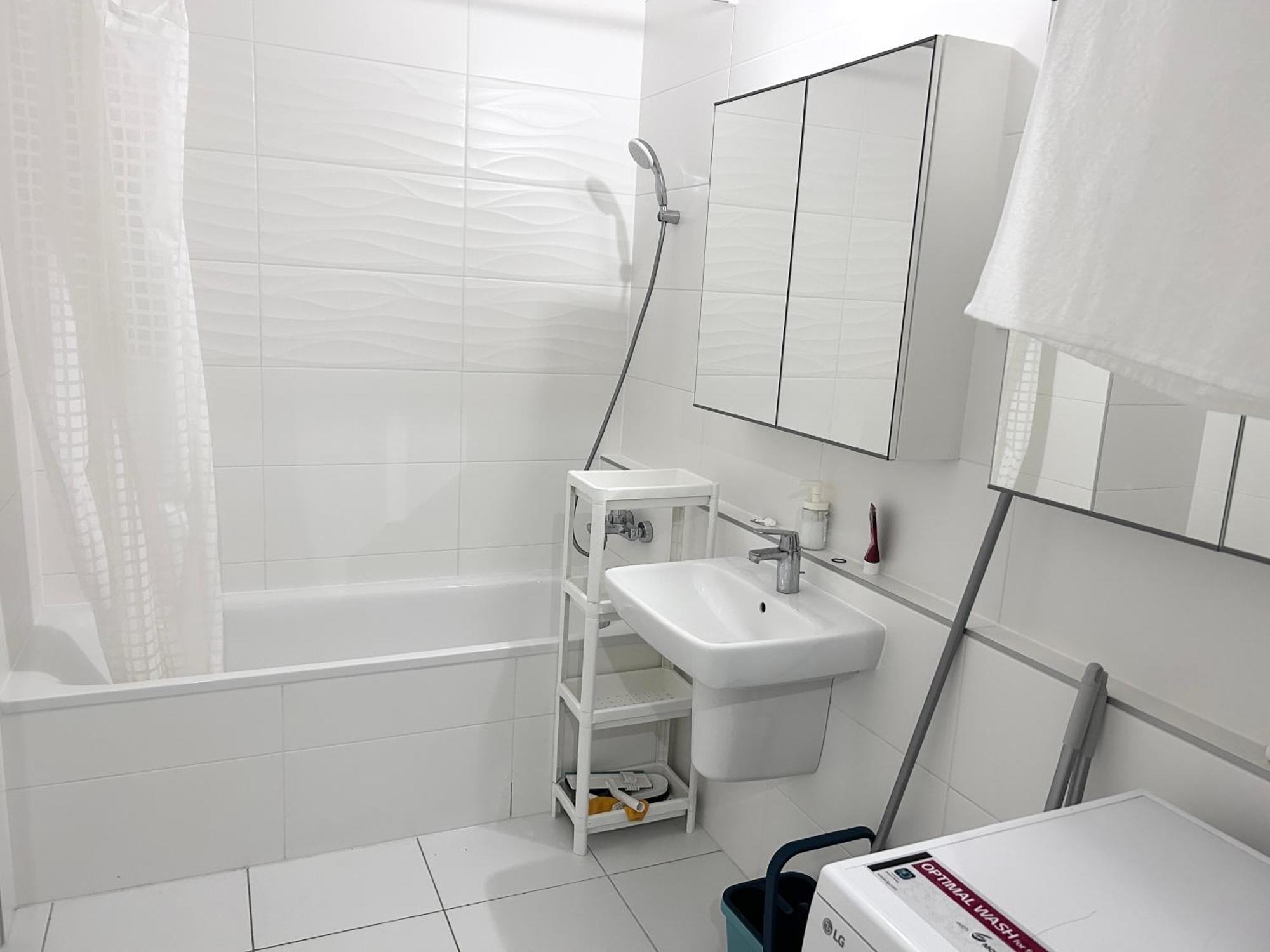 New 2022 Family&Friends Downtown Ac 3Br 2Ba Free Parking Big Balcony Near Metro&Train Station Self Check-In Apt Budapest Esterno foto